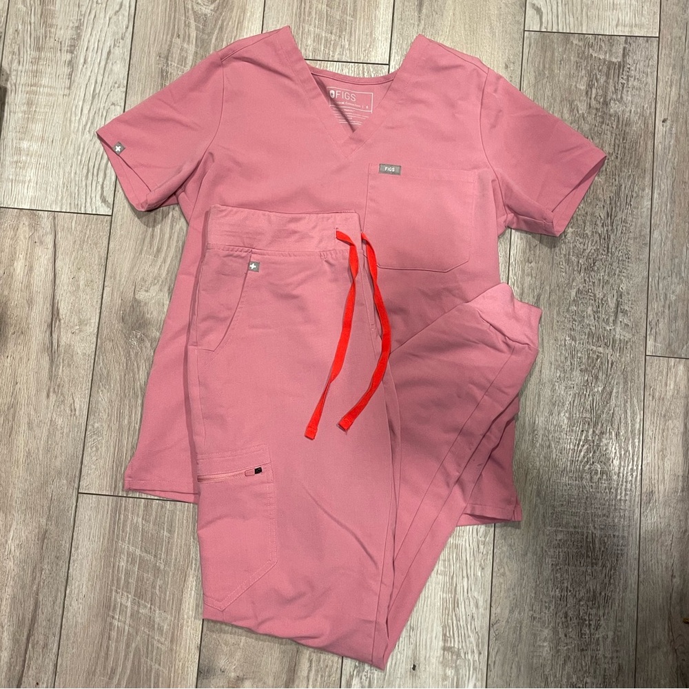 Figs Chalk Pink Set